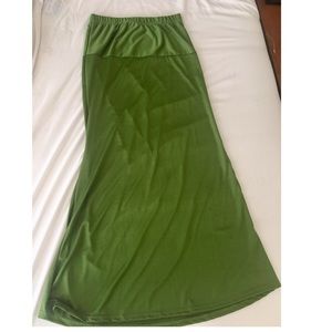 Green maxi skirt